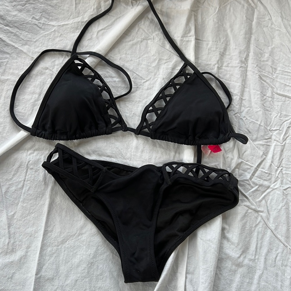 Victoria’s Secret Black Cutout Bikini XS/S